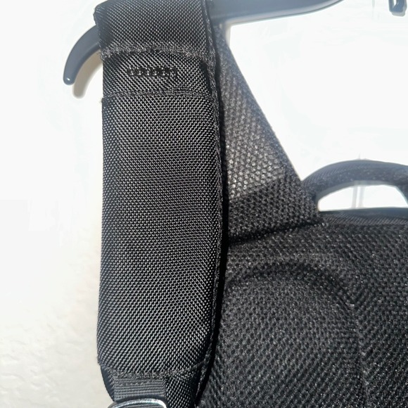 Cocoon Bag SLIM Backpack 15" Laptop + 10" Tablet Backpack Black - Picture 11 of 16